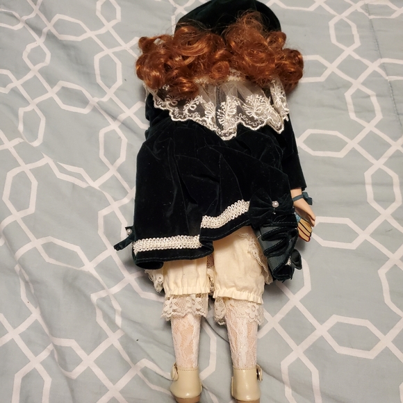 Wimbledon collection porcelain doll - Picture 4 of 5